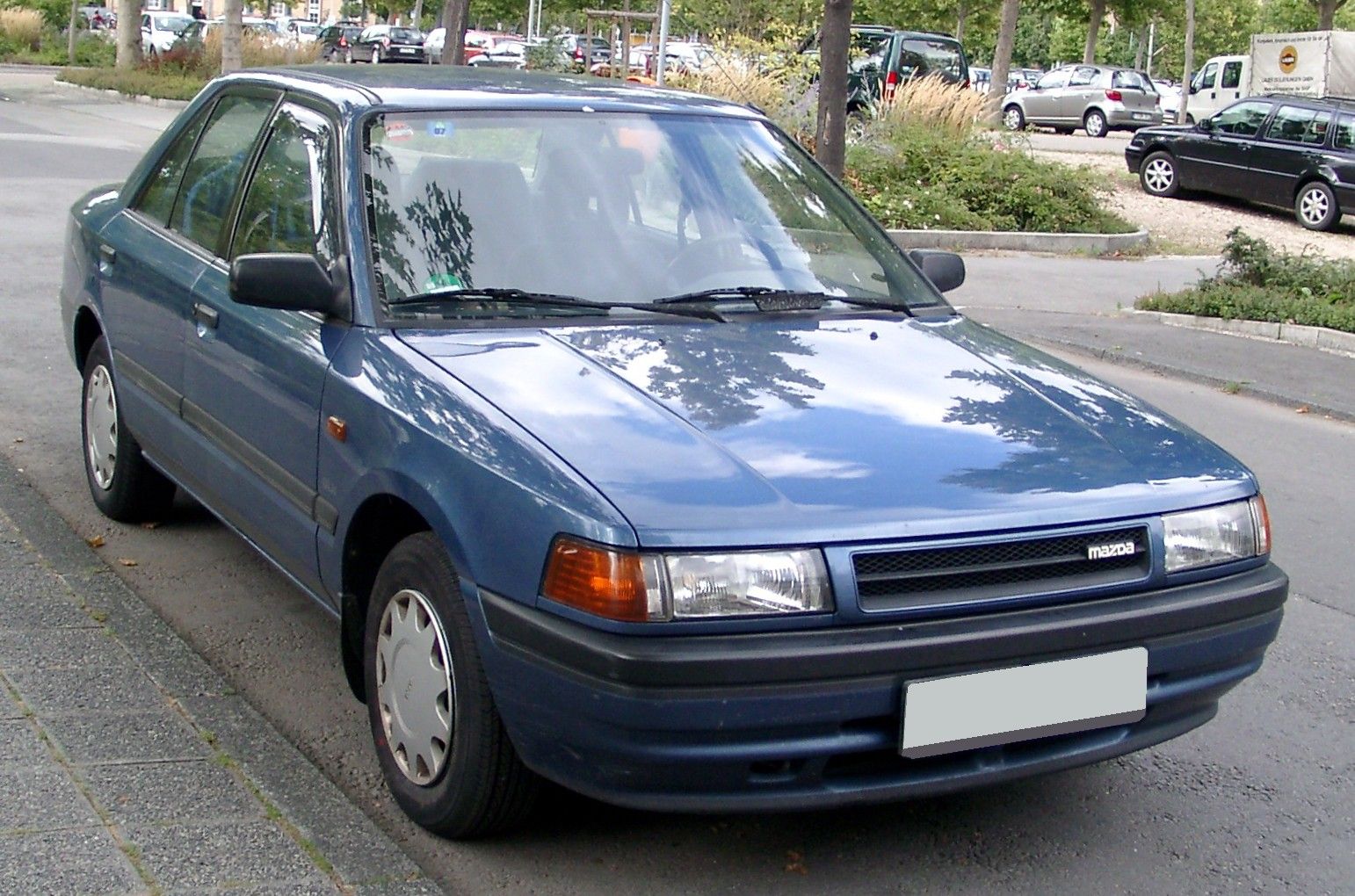 Mazda 323 4 wd