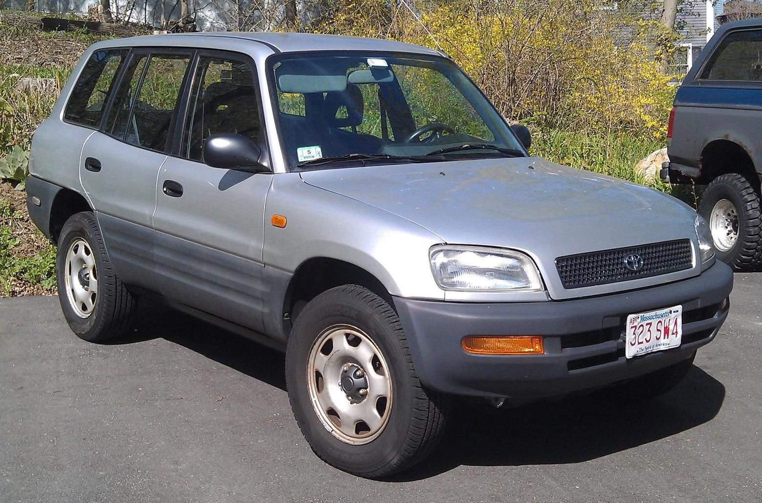 1999 Toyota RAV4 4-dr 4x4 0-60 Times, Top Speed, Specs, Quarter Mile, and  Wallpapers - MyCarSpecs United States / USA