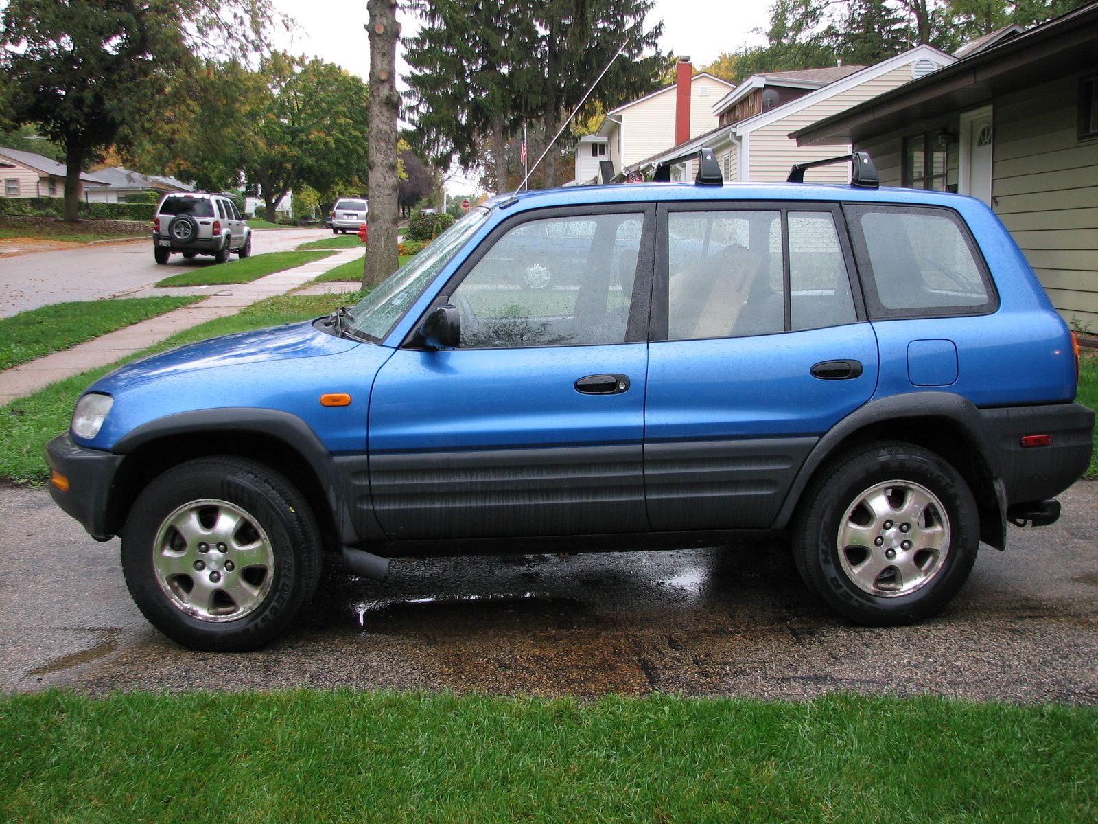 1999 Toyota RAV4 4-dr 4x4 0-60 Times, Top Speed, Specs, Quarter Mile, and  Wallpapers - MyCarSpecs United States / USA