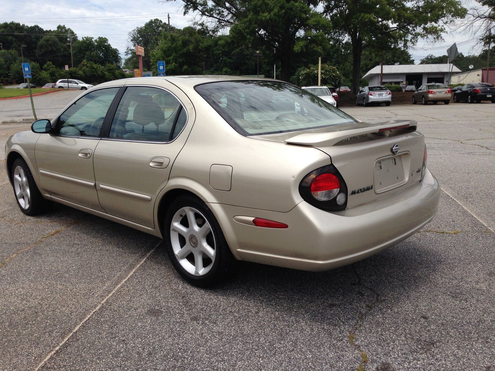 Nissan maxima gle