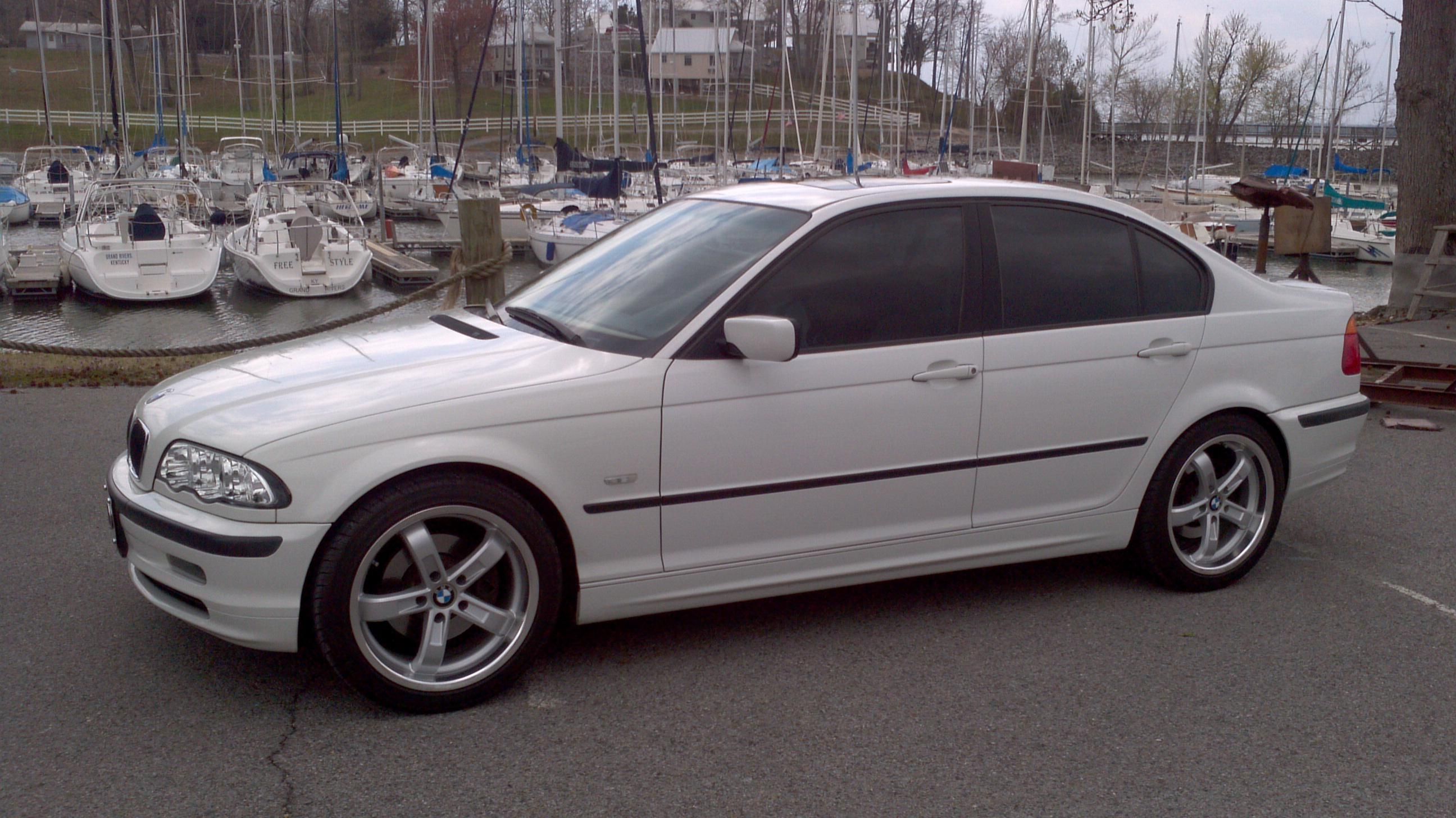 2004 BMW 3 Series Sedan 330xi 0-60 Times, Top Speed, Specs, Quarter ...