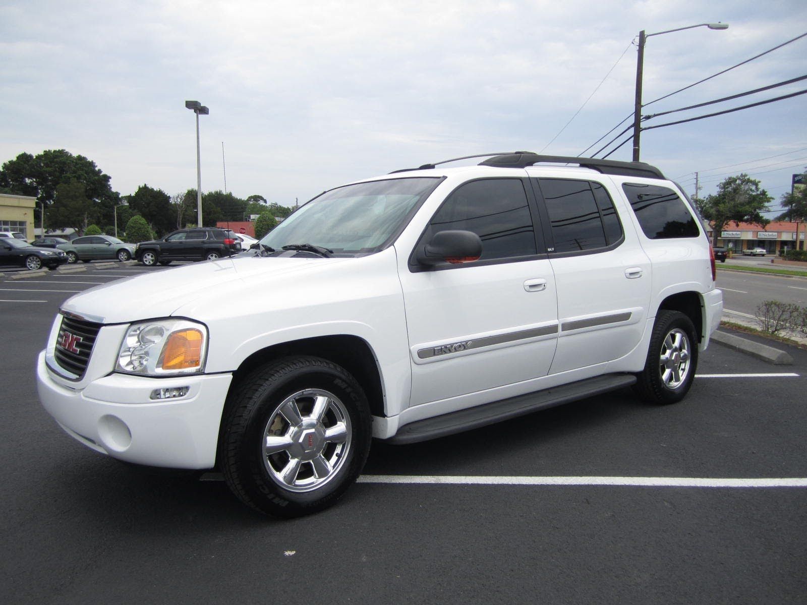 2003 gmc envoy specs