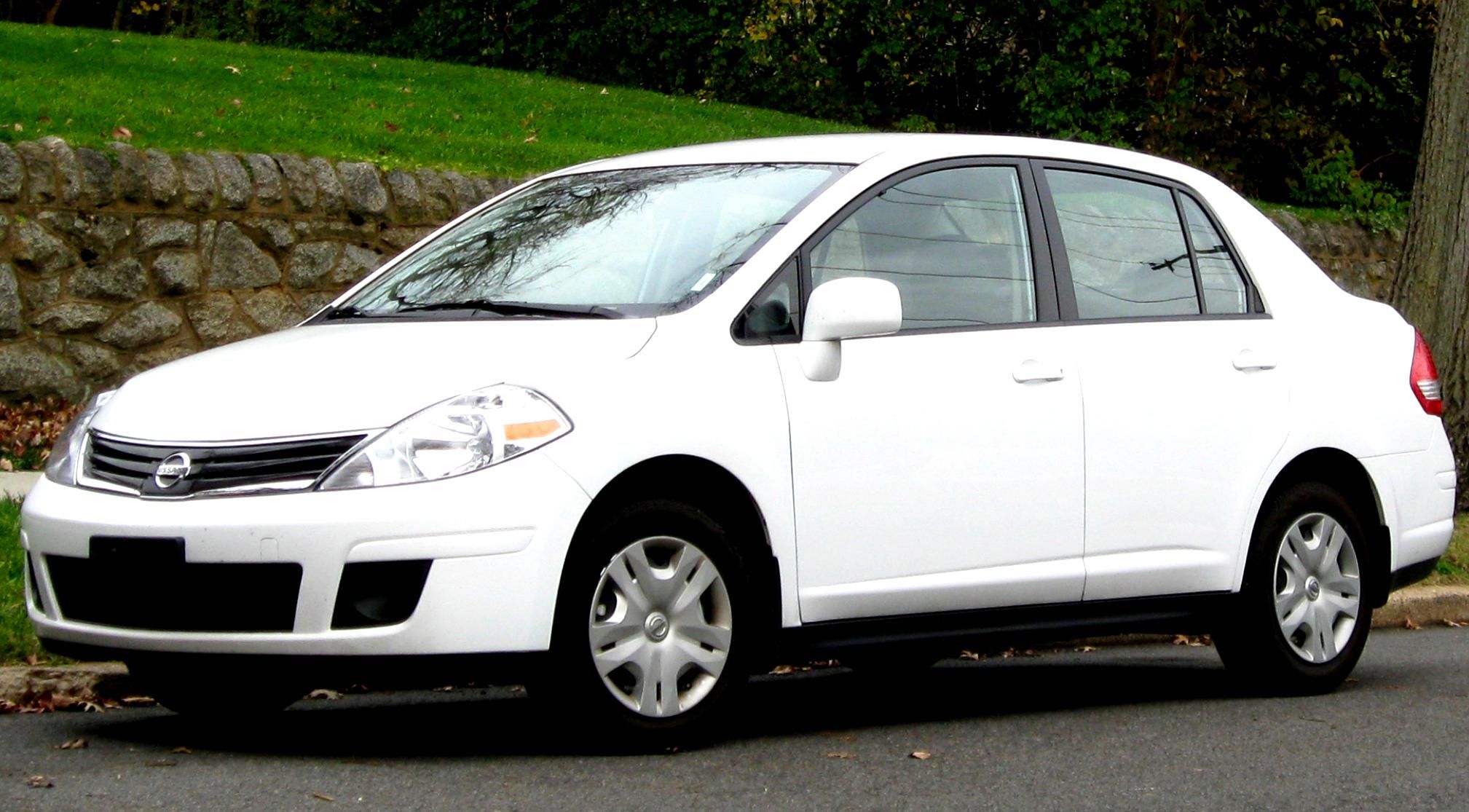 Nissan versa 2010