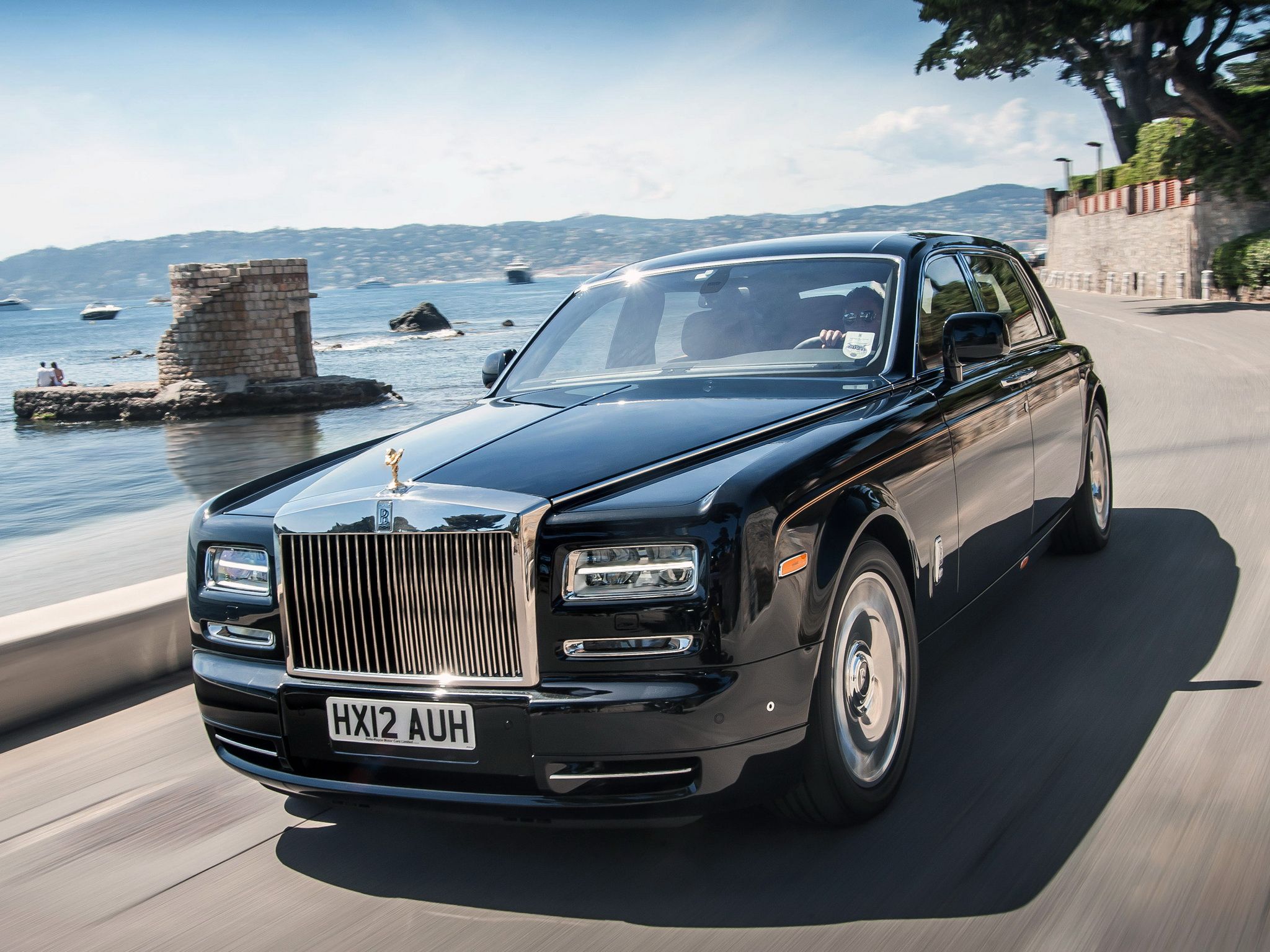 14 Rolls Royce Phantom Drophead Coupe Base仕様 色 0 60 0 100 1 4マイルドラッグ 最高速度のレビュー Mycarspecs Japan 日本