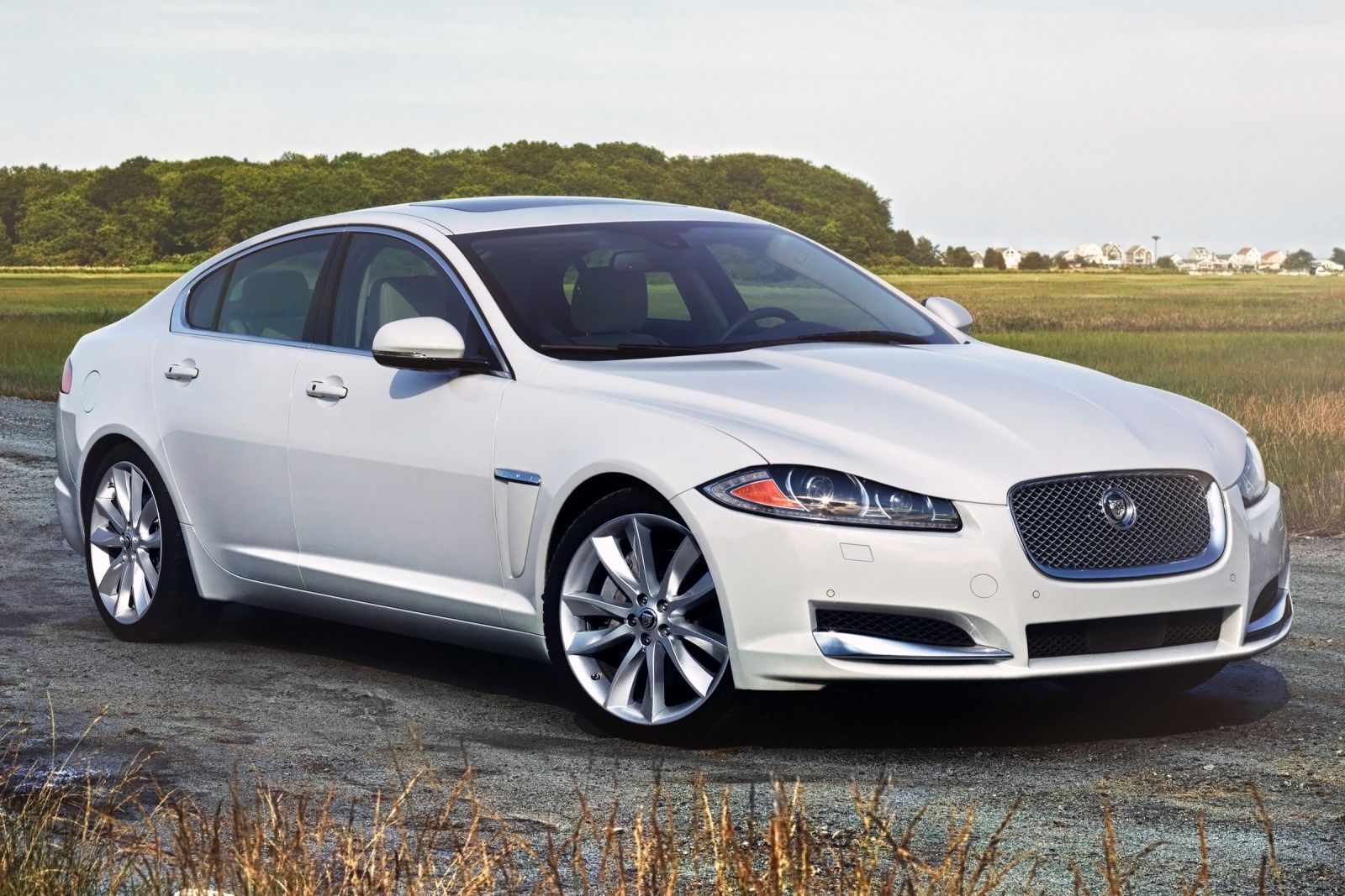 2017 Jaguar XF 35t R-Sport 0-60 Times, Top Speed, Specs, Quarter Mile