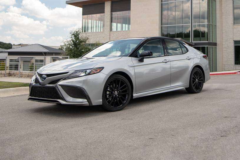 2022 Toyota CAMRY HYBRID Hybrid XLE 0-60 Times, Top Speed, Specs 