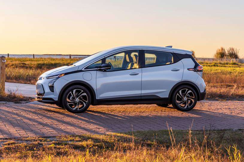 2022 Chevrolet Bolt EV 1LT 060 Times, Top Speed, Specs, Quarter Mile