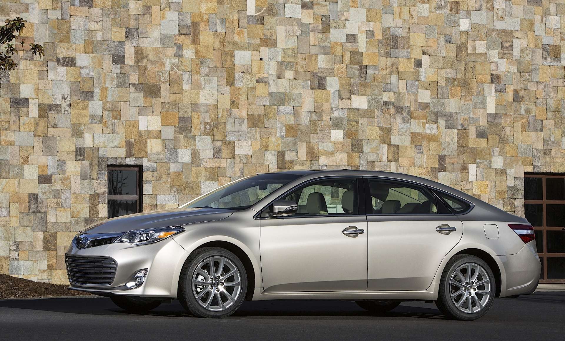 2015 Toyota Avalon LTD 0-60 Times, Top Speed, Specs, Quarter Mile, and ...